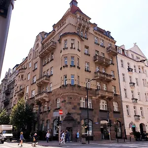 Konukevi Centrum Lwowska, Varşova