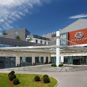 4* فندق ومركز مؤتمرات دبل تري